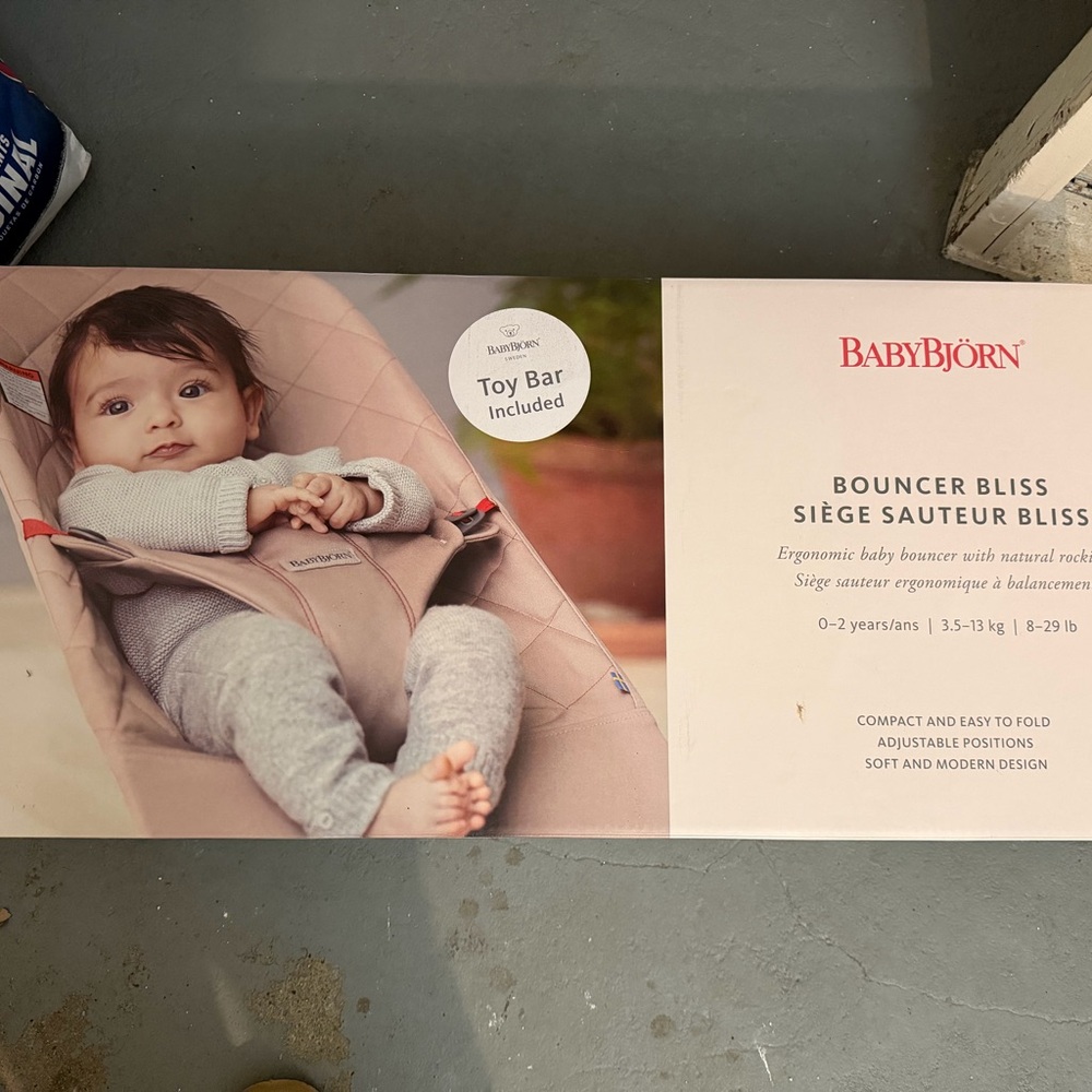 BabyBjörn Bouncer Bliss with toy bar